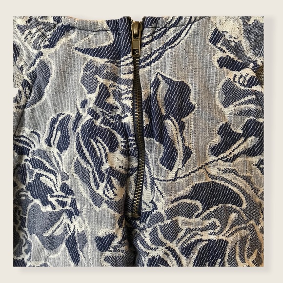 American Eagle Jean Floral Embroidered Pattern Crop/Tank Summer/Spring/Fall Top - Picture 6 of 8